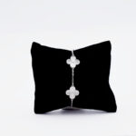 17 - White Gold Bracelete